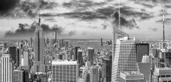 Geweldige Zonsondergang Van Manhattan Wolkenkrabbers New York City Luchtfoto Bij — Stockfoto