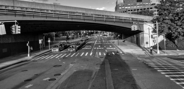 New York City Juni 2013 Toeristen Langs Brooklyn Bridge Gebied — Stockfoto