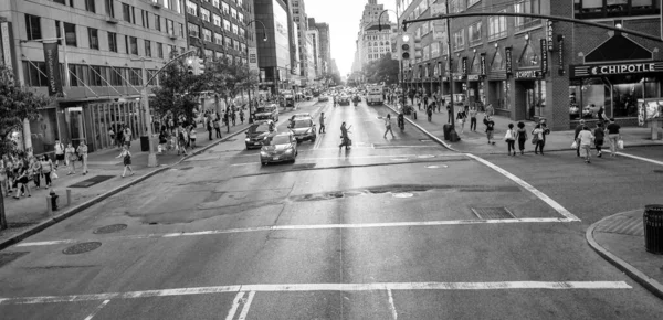 New York City Giugno 2013 Strade Cittadine Traffico Manhattan — Foto Stock