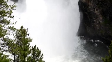 Yellowstone Şelaleleri, Aşağı Şelaleler, Yellowstone Nehri Büyük Kanyonu, Wyoming, ABD