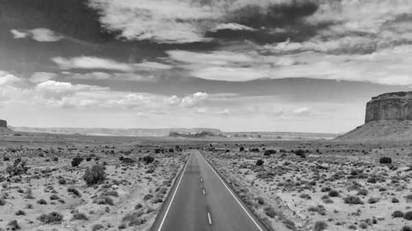 Landstraße Durch Das Märchenhafte Monument Valley Der Sommersaison Luftaufnahme Von — Stockfoto