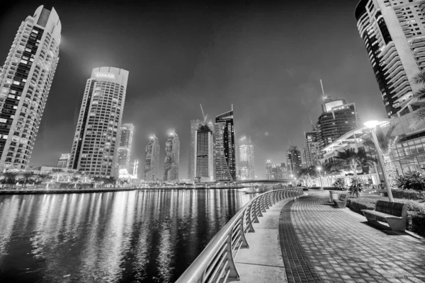 Dubai Vae Dezember 2016 Wolkenkratzer Dubai Marina Bei Nacht Vae — Stockfoto