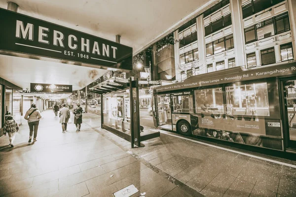 Auckland August 2018 Stadens Centrum Byggnader Och Busstrafik Natten — Stockfoto