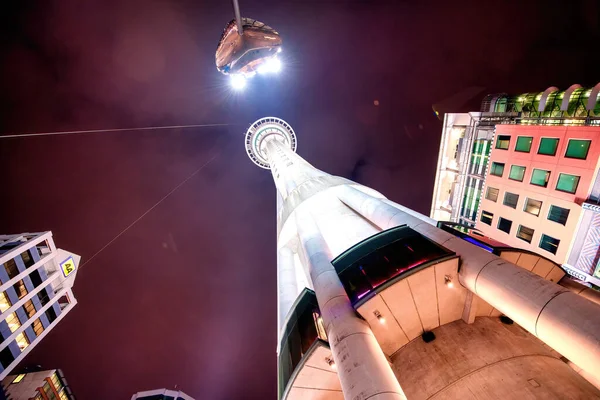 Auckland August 2018 Sky Tower Auckland Gebouwen Nachts — Stockfoto