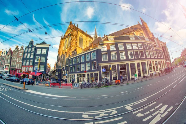 Amsterdam Nederland April 2015 Toeristen Lokale Bevolking Wlak Langs Straten — Stockfoto