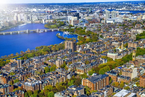 Bostons Flygskyline Små Hus Och Stads Älv Solig Dag Massachusetts — Stockfoto