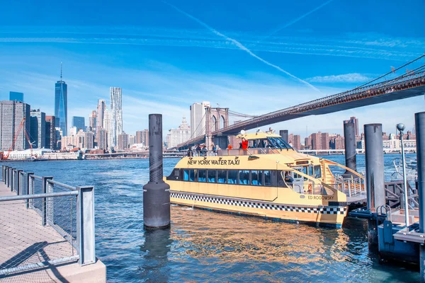 Νεα Υορκη Οκτωβριοσ 2015 Θαλάσσιο Ταξί Από Brooklyn Bridge Park — Φωτογραφία Αρχείου