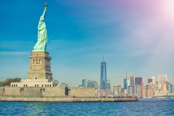 Sky Kleuren Achtergrond Van Het Vrijheidsbeeld New York City — Stockfoto