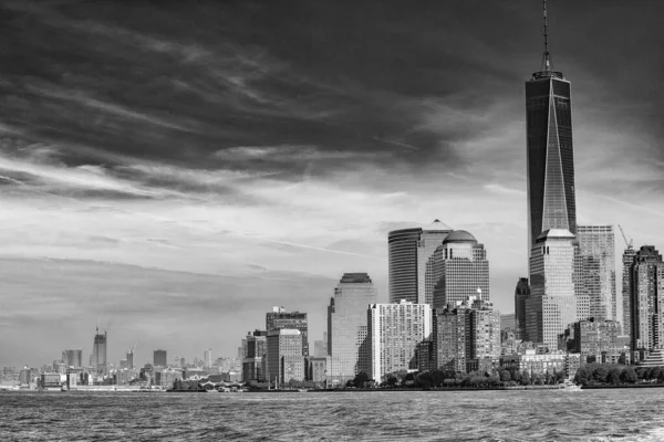 Amazing Sunset Colors Lower Manhattan Skyline Ferry Boat New York — Stock Photo, Image