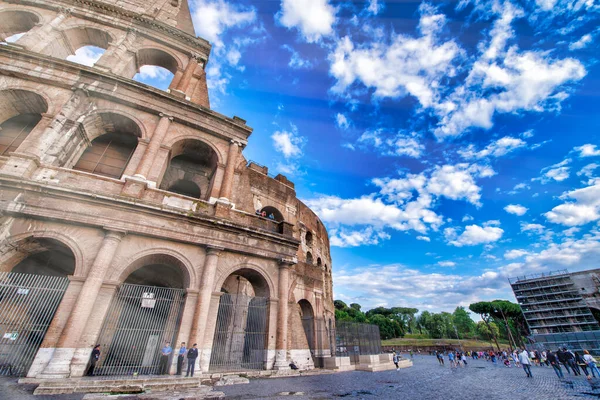 Rome Italy June 2014 Colosseum Homonymous Square Summer Day — Stock Photo, Image