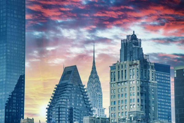 Ηλιοβασίλεμα Στον Ουρανό Πάνω Από Μανχάταν Skyline Νέα Υόρκη — Φωτογραφία Αρχείου