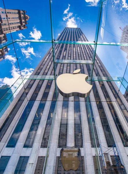 New York City June 2013 Famous Apple Store Fifth Avenue — Stock Photo, Image