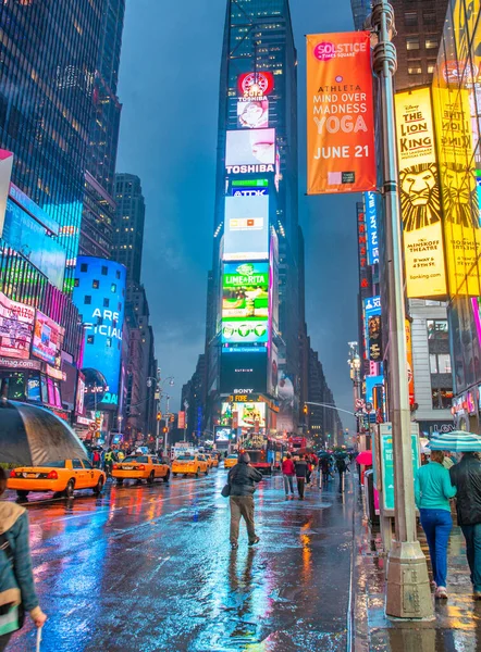 New York City June 2013 Tourists Crowded Times Square Famous — Stockfoto