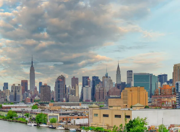 ニューヨーク市 2013年6月10日 マンハッタンのスカイラインのパノラマビュー — ストック写真