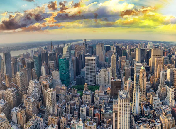 Средний Манхэттен Закате Нью Йорк Панорамный Вид Воздуха Городские Небоскребы — стоковое фото