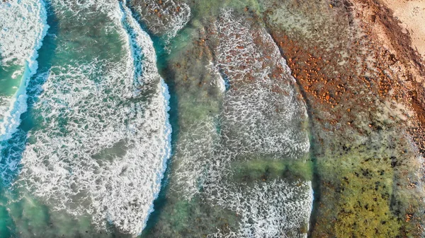 Vista Aérea Aérea Aérea Belas Ondas Longo Praia Pôr Sol — Fotografia de Stock