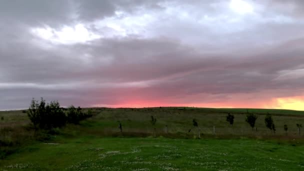 夏のアイスランドの田舎の夕日 — ストック動画