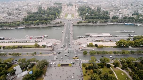 Aerial view of Trocadero and Paris skyline from Eiffel Tower — Stock Video