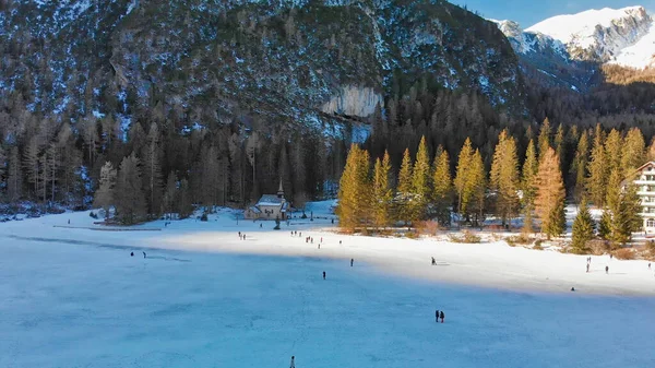 Jezioro Braies Zmazane Zimą Widok Lotu Ptaka Alpy Włoskie — Zdjęcie stockowe