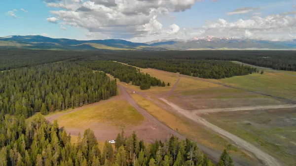 Flygfoto Över West Yellowstone Stad Och Skog Nära Nationalparken — Stockfoto