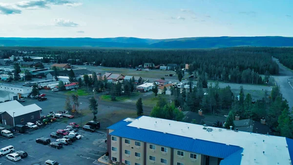 Länsi Yellowstone Montana Heinäkuu 2019 Ilmakuva Pikkukaupungista Lähellä West Gate — kuvapankkivalokuva