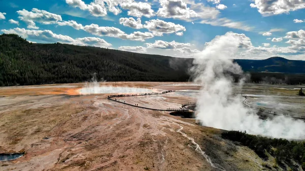 Luchtfoto Van Yellowstone Black Sand Basin Het Zomerseizoen Wyoming Verenigde — Stockfoto