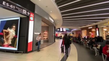 ROME, ITALY - 13 ARALIK 2019 Leonardo Da Vinci Havaalanı, bilinen adıyla Fiumicino