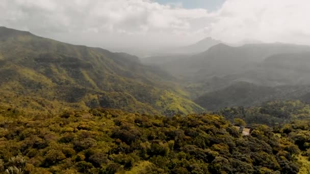 Wunderschöne Hügel der Insel Mauritius, Luftaufnahme — Stockvideo