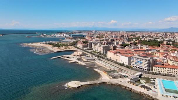 Úžasný letecký výhled na Livorno a Mascagni Terrace, známé město Toskánsko — Stock video