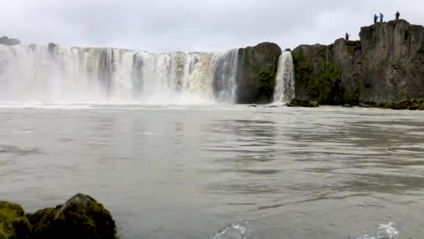 冰岛戈达福斯瀑布夏季 — 图库视频影像