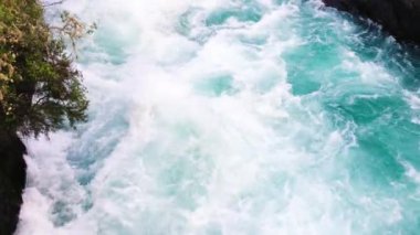 Huka Şelaleleri güçlü şelaleler, Yeni Zelanda