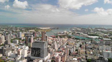 Mauritius 'taki şehir kalesinden Port Louis' in panoramik hava görüntüsü.