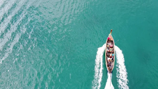 Långa Stjärtbåtar Längs Havskusten Thailand Långsamma Rörelser — Stockfoto