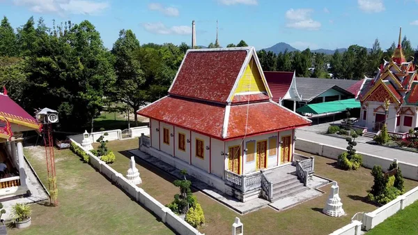 Phuket Tayland Daki Choeng Thale Tapınağı Nın Havadan Görünüşü — Stok fotoğraf