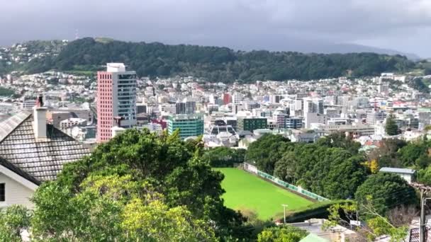 Vista aérea de Wellington desde la colina de la ciudad, Nueva Zelanda en un día soleado — Vídeos de Stock