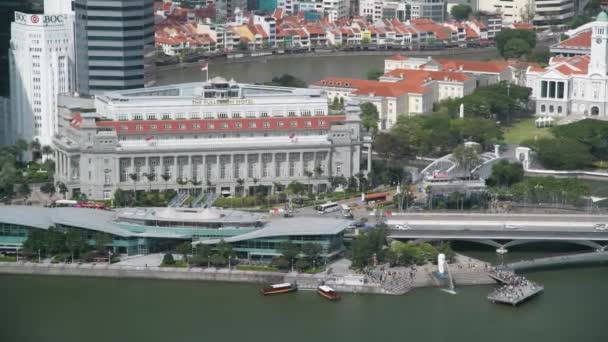 SINGAPUR - 2. JANUAR 2020: Luftaufnahme der Skyline von Marina Bay von einem Dach der Stadt — Stockvideo