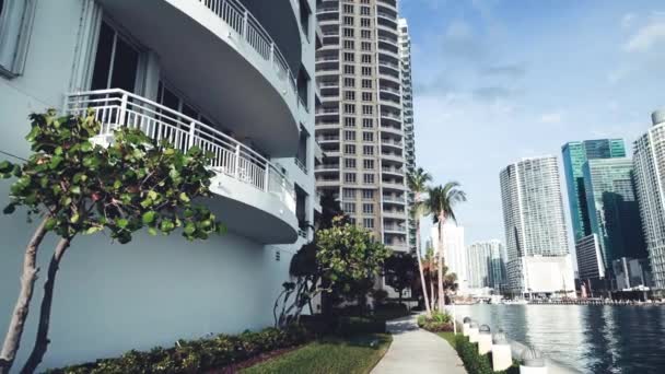 Centro de Miami desde Brickell Key, Florida — Vídeos de Stock
