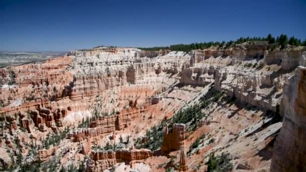 Bryce Canyon Berge in der Sommersaison Zeitlupe — Stockvideo