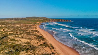 Avustralya 'daki Phillip Adası kıyı şeridinin havadan görüntüsü.