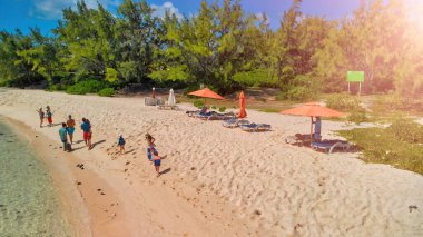 MAYIS 2019: Gabriel Adası, Mauritius. Güneşli bir günde İHA 'dan hava görüntüsü.