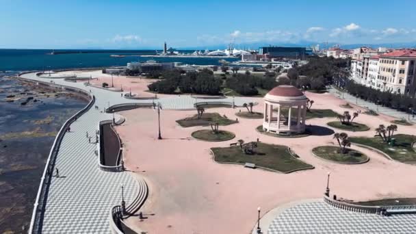 Prachtig uitzicht vanuit de lucht op Livorno en Mascagni Terrace, beroemde stad van Toscane — Stockvideo