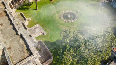 Livorno, Toskana 'daki eski termal kaynakların havadan görünüşü. Fonti del Corallo.