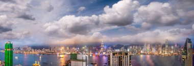 Kowloon Kulesi 'nden Hong Kong' un muhteşem panoramik görüntüsü.
