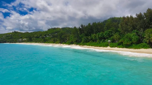 Dron Pohled Krásné Seychelské Pobřeží Slunečného Dne — Stock fotografie