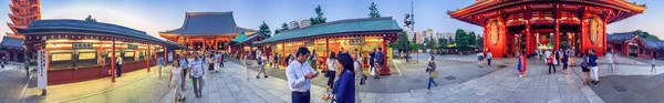 Tokio Japan Mai 2016 Touristen Sensoji Tempel Bei Sonnenuntergang Rundumblick — Stockfoto