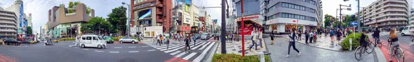 東京都 2016年5月20日 渋谷の街を観光客や地元民が訪れる パノラマビュー — ストック写真