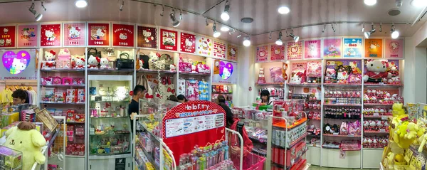 โตเก ประเทศญ พฤษภาคม 2016 องเท ยวและชาวบ านในร Hello Kitty วพาโนรามา — ภาพถ่ายสต็อก