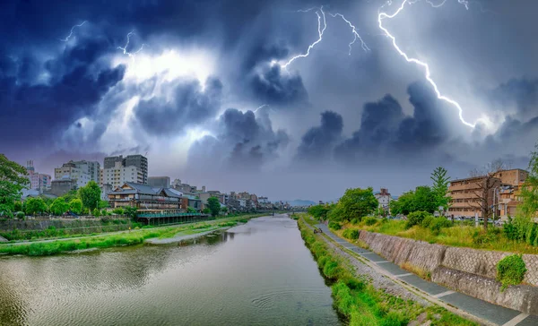 Kamo Rivier Kyoto Skyline Tijdens Een Storm Japan — Stockfoto