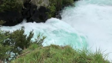 Huka Şelalesi güçlü doğa, Yeni Zelanda
