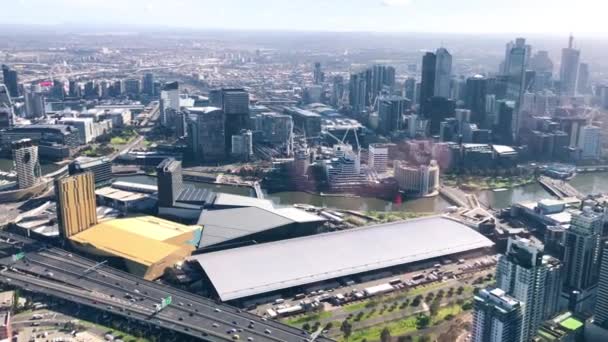 Luftaufnahme der Skyline von Melbourne aus dem Hubschrauber, Australien — Stockvideo